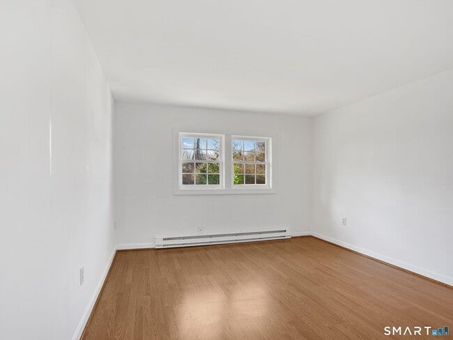 Building Photo - 21 Richdale Dr