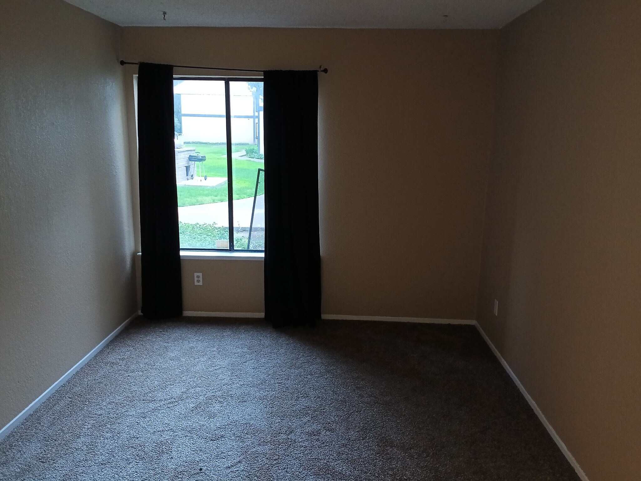 Building Photo - 6724 Plymouth Rd