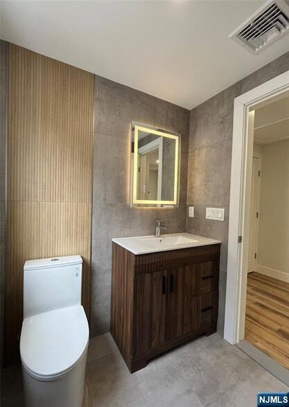 Building Photo - 17 Market St