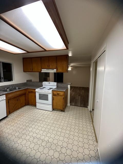 Building Photo - 404 Stephens Dr