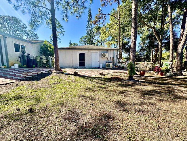 Building Photo - 13619 57th Pl N