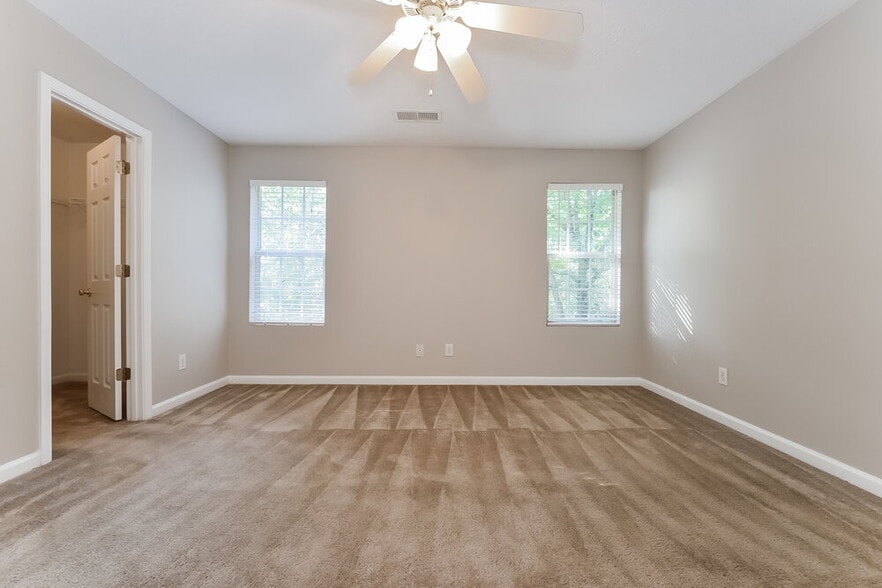 Building Photo - 1304 Violet Ln