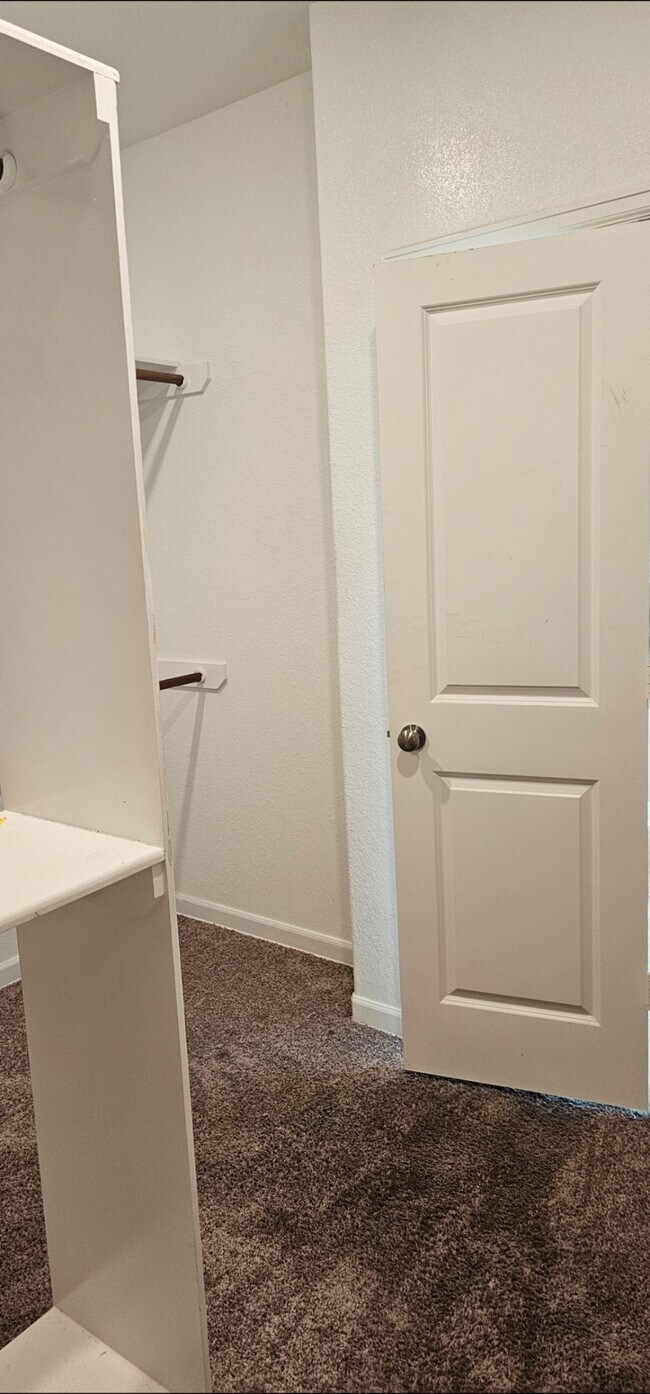 Building Photo - 2907 Velda May Dr