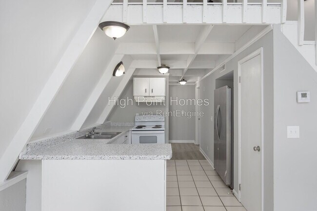 Building Photo - 1696 Johnson Rd