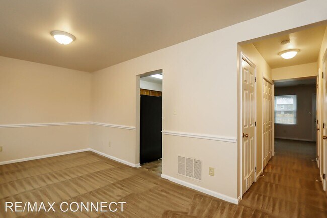 Building Photo - 3 br, 2.5 bath House - 76 Charles Parish