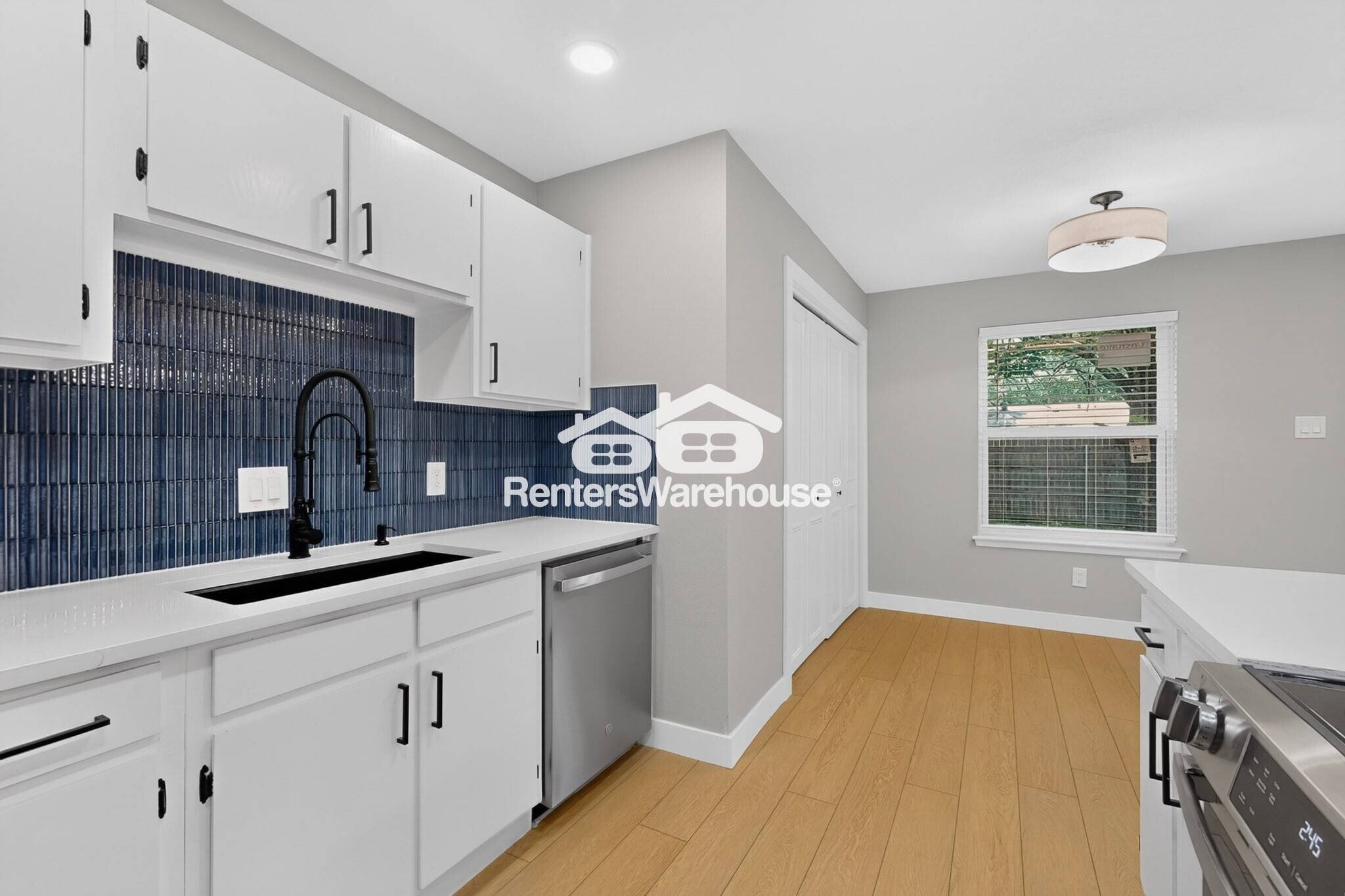 Building Photo - 5306 Vincennes Ct