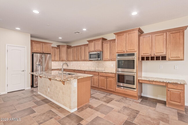 Building Photo - 9058 W Redbird Rd