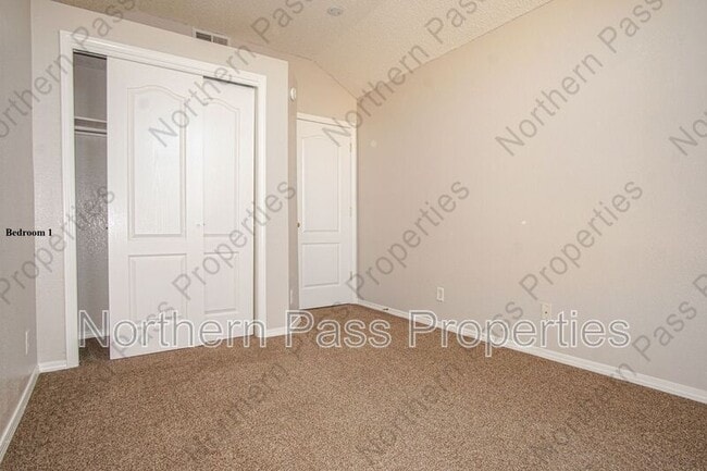 Building Photo - 13740 Paseo Alegre Ave