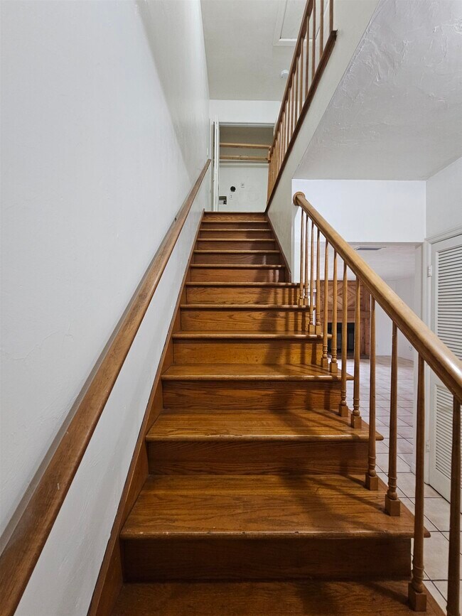 Building Photo - 1824 Larette Dr