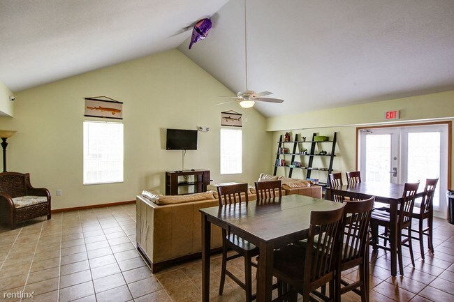 Building Photo - 4 br, 2.5 bath House - Oak Hollow