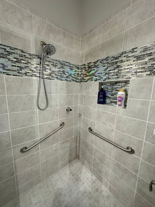 Building Photo - 11916 Five Waters Cir