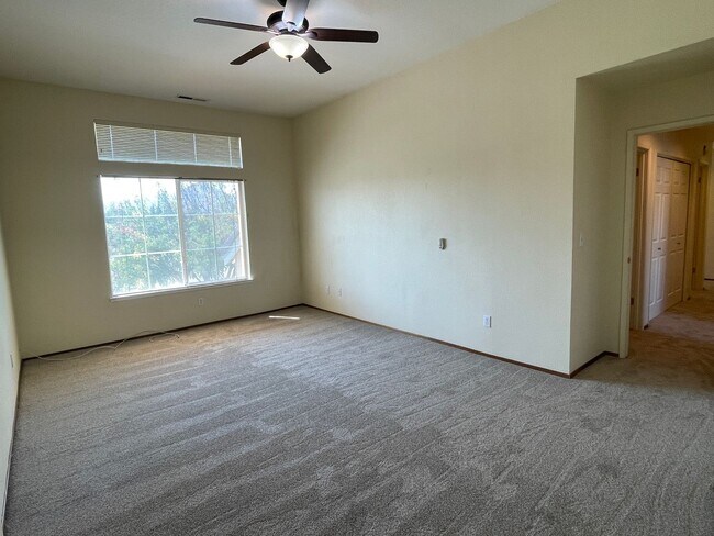 Building Photo - 16682 San Benito Dr