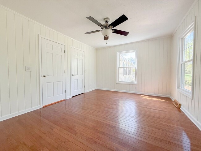 Building Photo - Private 5-Bedroom Dream Home with Creek, Pond & 3 Levels of Living Space