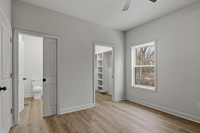 Building Photo - 325 Houghton St