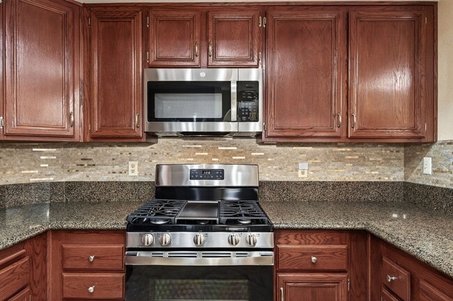 Building Photo - 3-Bedroom 2-Story Redlands Home with Big Backyard