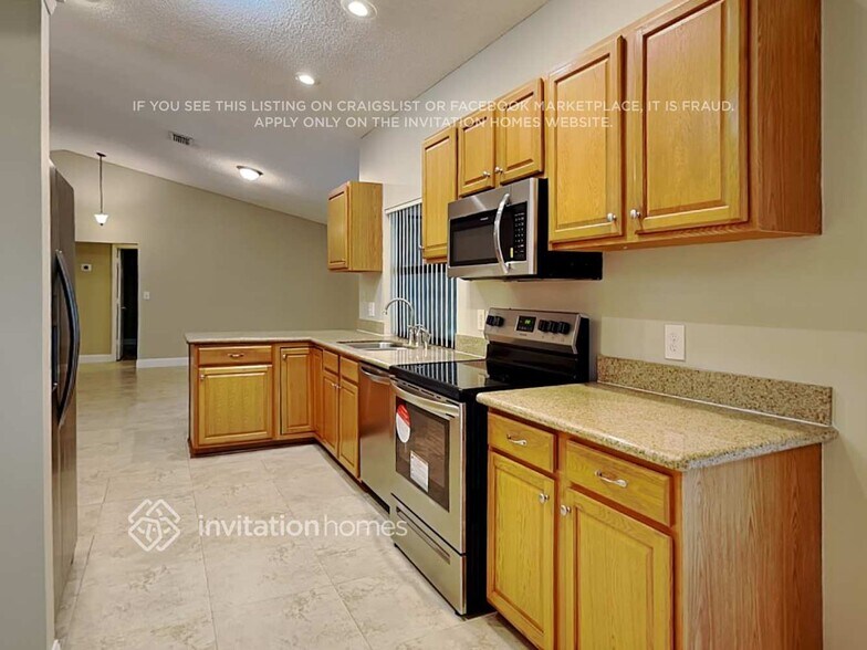 Building Photo - 8855 NW 47th Dr