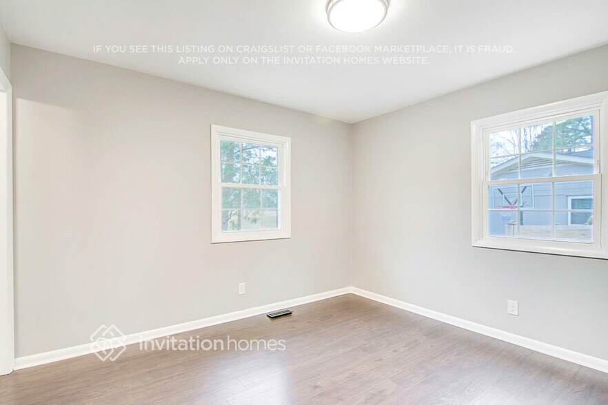 Building Photo - 1100 Chatham Ln