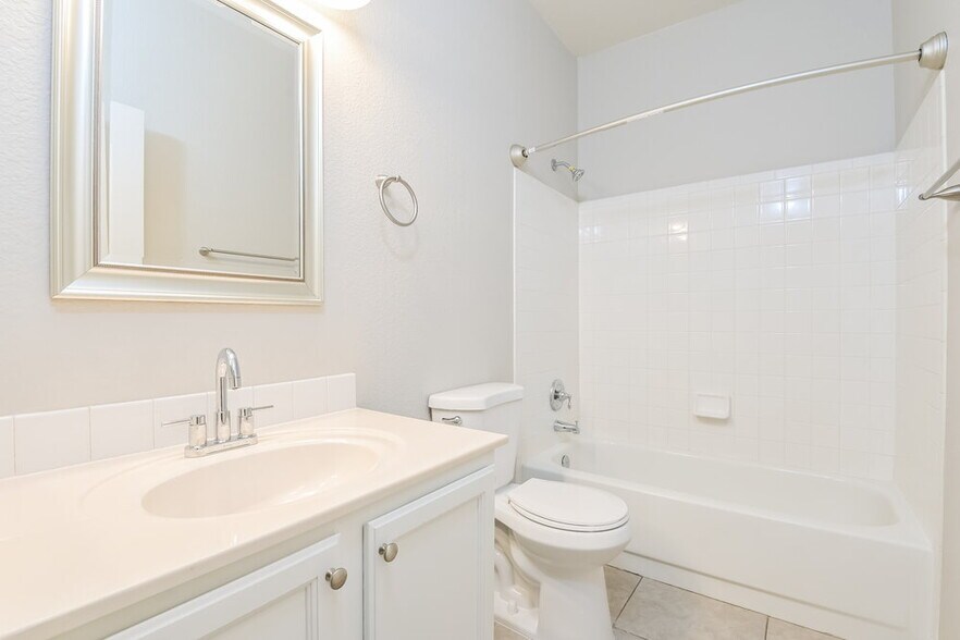 Building Photo - 9940 E Paseo San Bruno