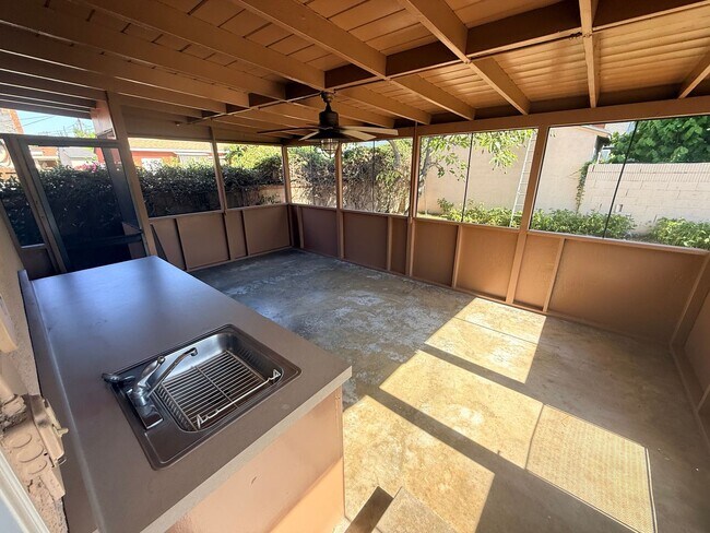 Building Photo - Adorable 2-bedroom home available for rent in Lakewood Mutuals!