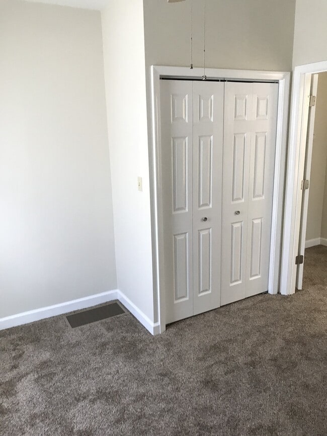 Building Photo - 2 Bed, 1 Bath House - Apply TODAY!!