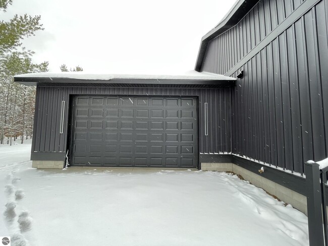 Building Photo - 9000 Kalkaska St