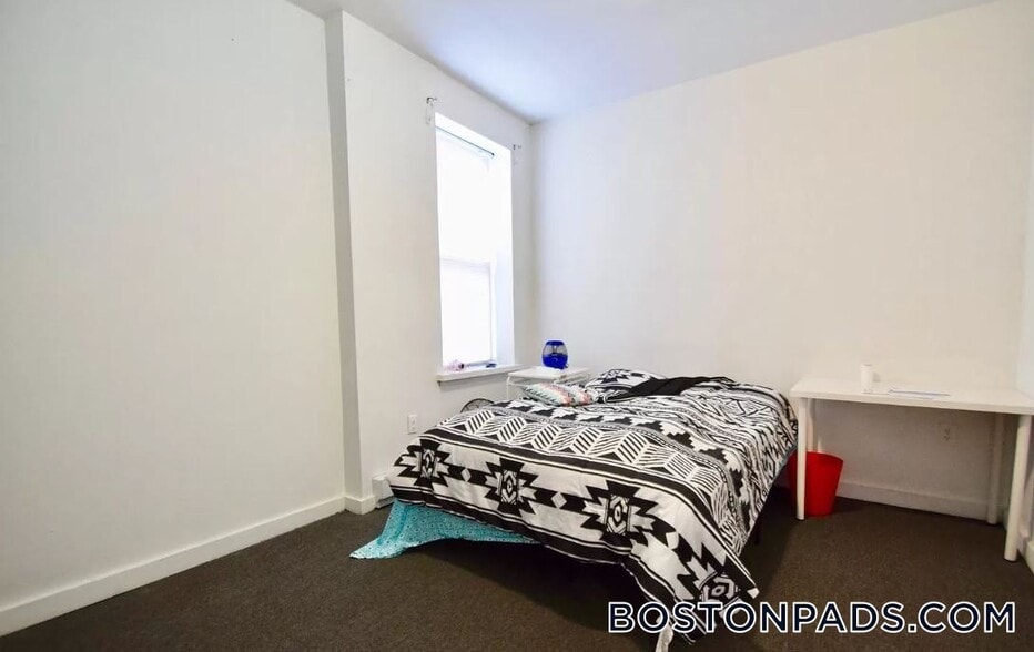 Building Photo - 776 Columbus Ave