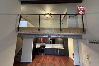 Building Photo - 3121 S Tamarac Dr