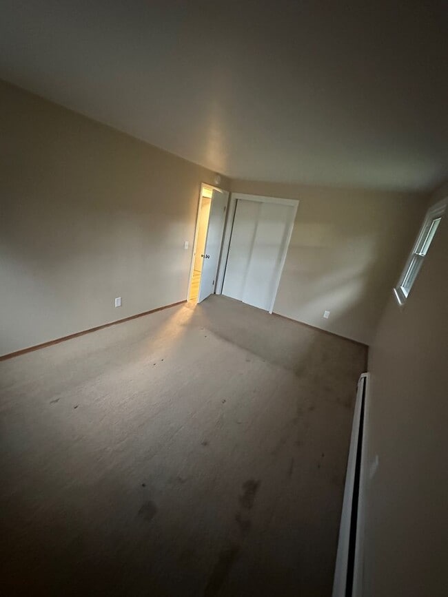 Building Photo - Three Bedroom Home For Rent on Joanne Drive in Greece (Rochester)