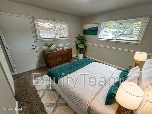 Building Photo - 7833 Kirkland Dr