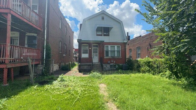 Building Photo - Delightful 3-bedroom, 1-bathroom single-fa...