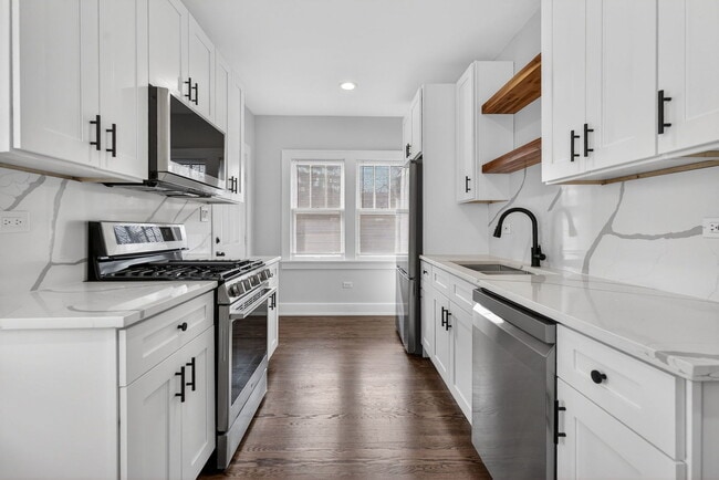 Building Photo - 741 S Jackson St