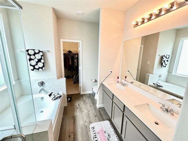 Building Photo - 14044 Paddlefish Dr