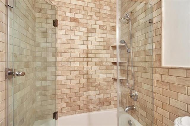 Building Photo - 268 Roslyn Ct
