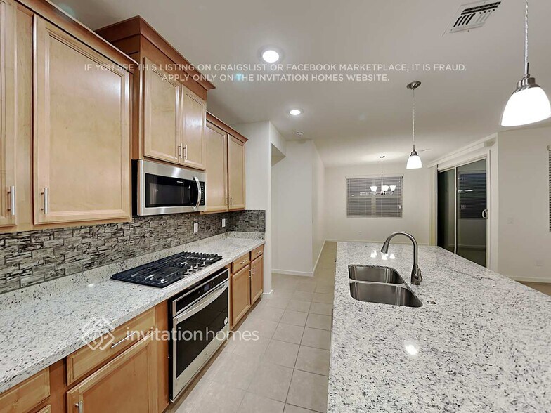Building Photo - 4224 W Coneflower Ln