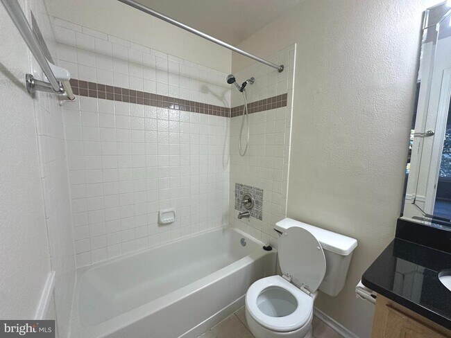 Building Photo - 3306 Wyndham Cir