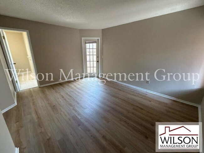 Building Photo - 220 Sunshower Ct