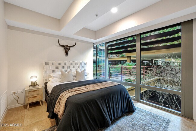 Building Photo - 7151 E Rancho Vista Dr