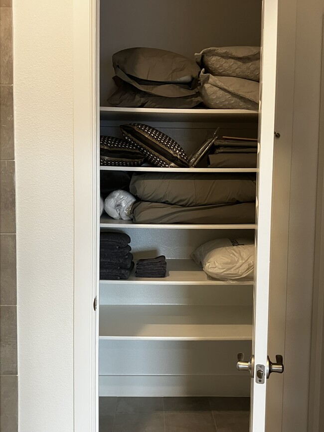 Building Photo - 522 Winners Cir