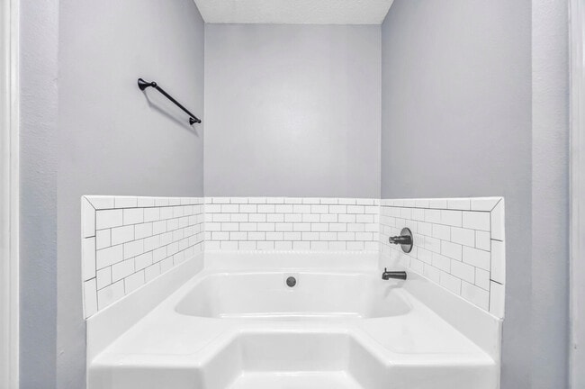 Building Photo - 7216 Antoinette Cir