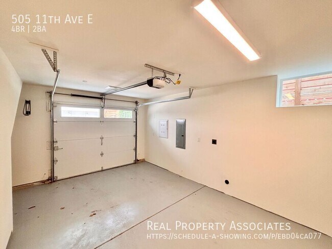 Building Photo - 505 11th Ave E