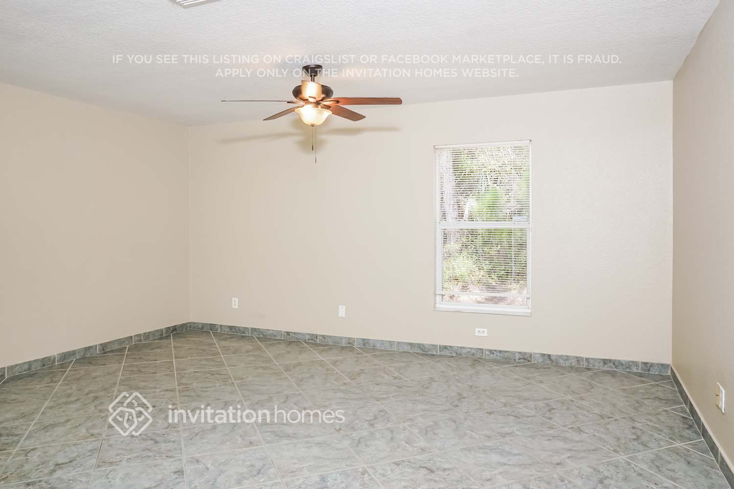 Building Photo - 3002 Alesio Ave