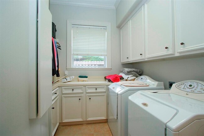 Building Photo - 27 Cape Jasmine Pl