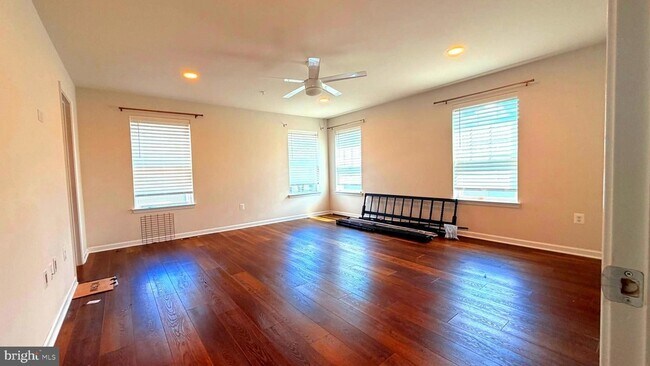 Building Photo - 10552 Neil Armstrong Way