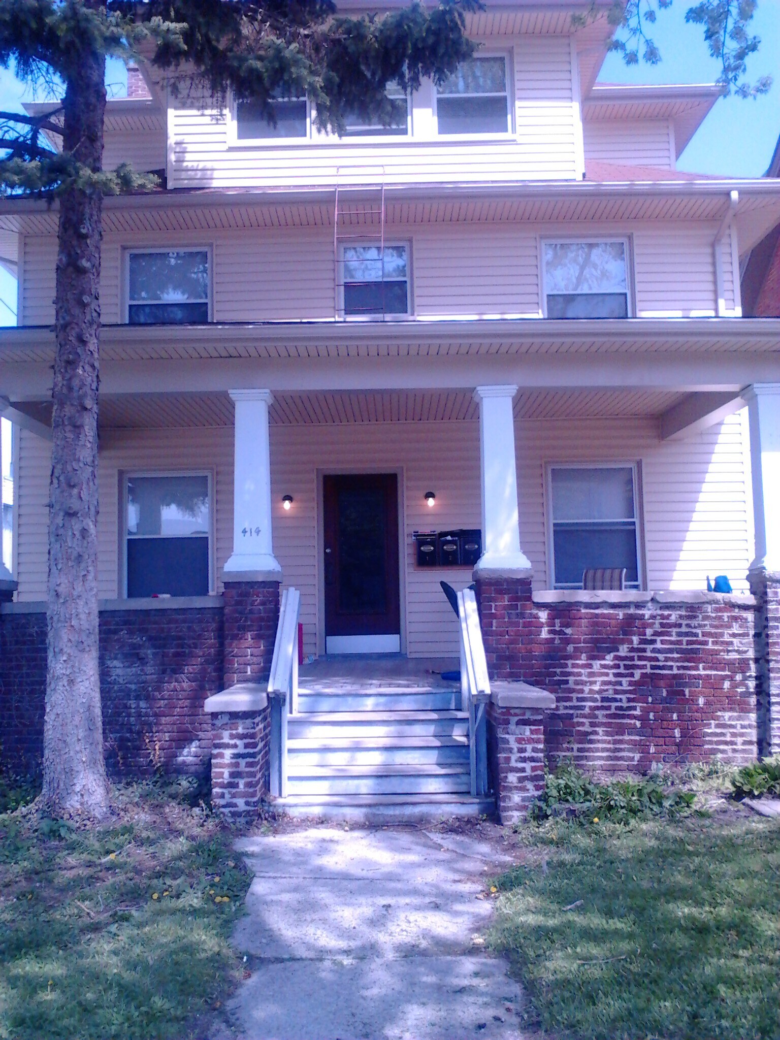 Building Photo - 414 Perrin St