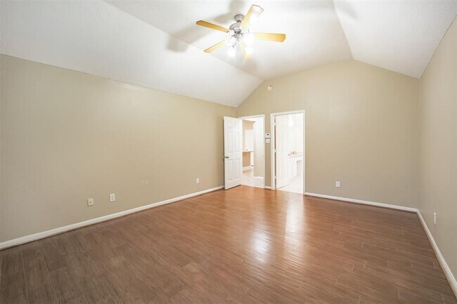 Building Photo - 7726 Trophy Pl Dr