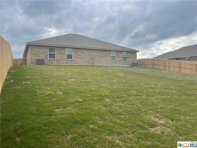 Building Photo - 539 Lost Trl