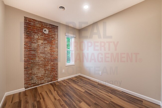 Building Photo - 5066 Newton Falls Rd
