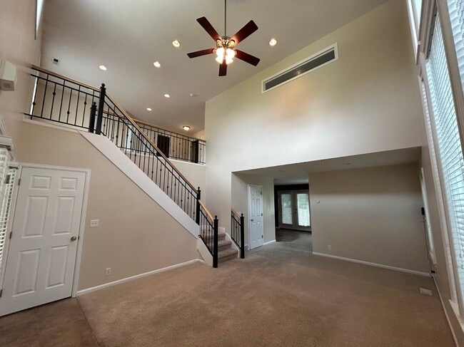 Building Photo - 686 E Union Garden Ct S