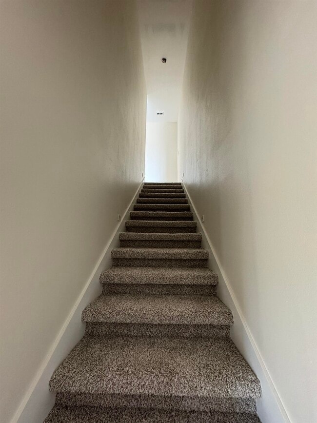 Building Photo - 210 Veracruz Dr