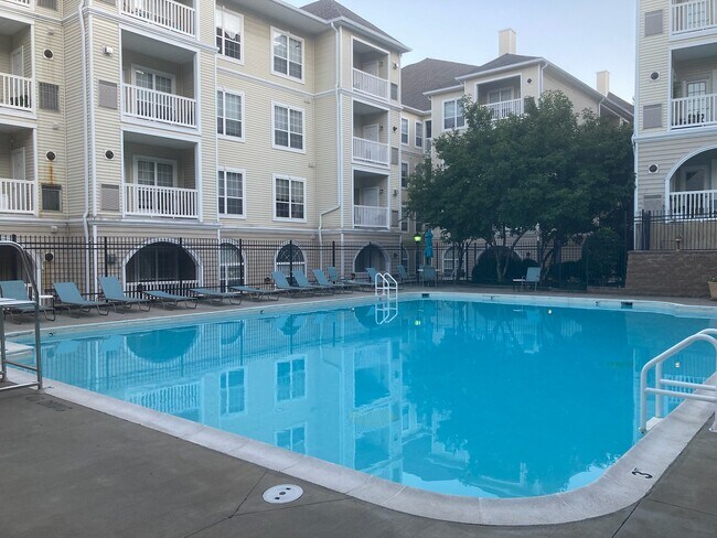 Building Photo - 4550 Strutfield Ln
